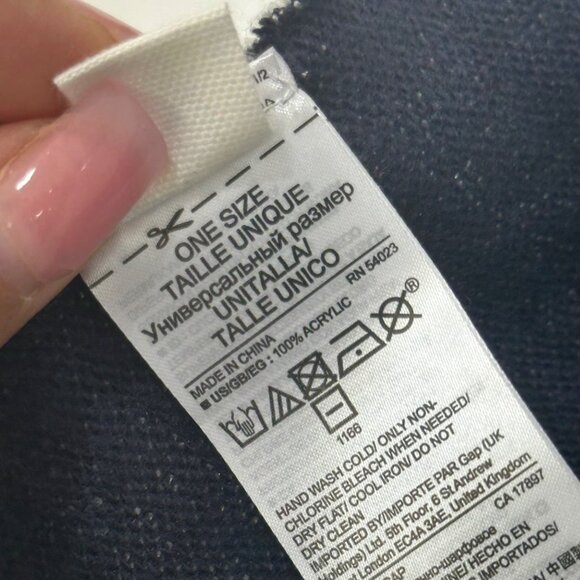 Gap Gray & Navy Star Print Reversible Scarf With Fringed Edges 78X24 inches - Picture 5 of 11